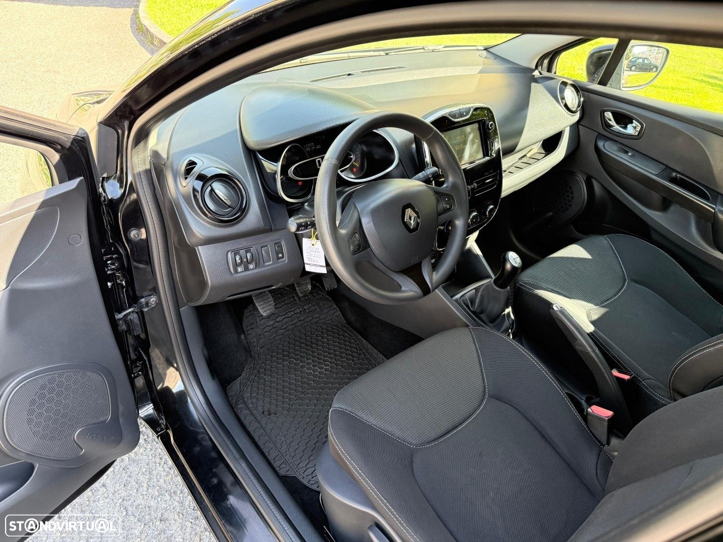 Renault Clio 0.9 TCE Limited - 23