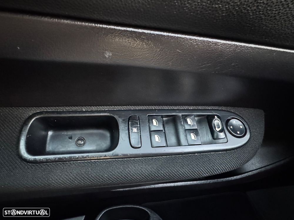 Peugeot 307 SW 1.6 HDi FAP Executive - 14