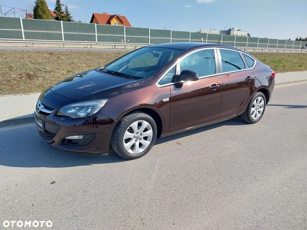 Opel Astra 1.4 T Executive EU6 - 2