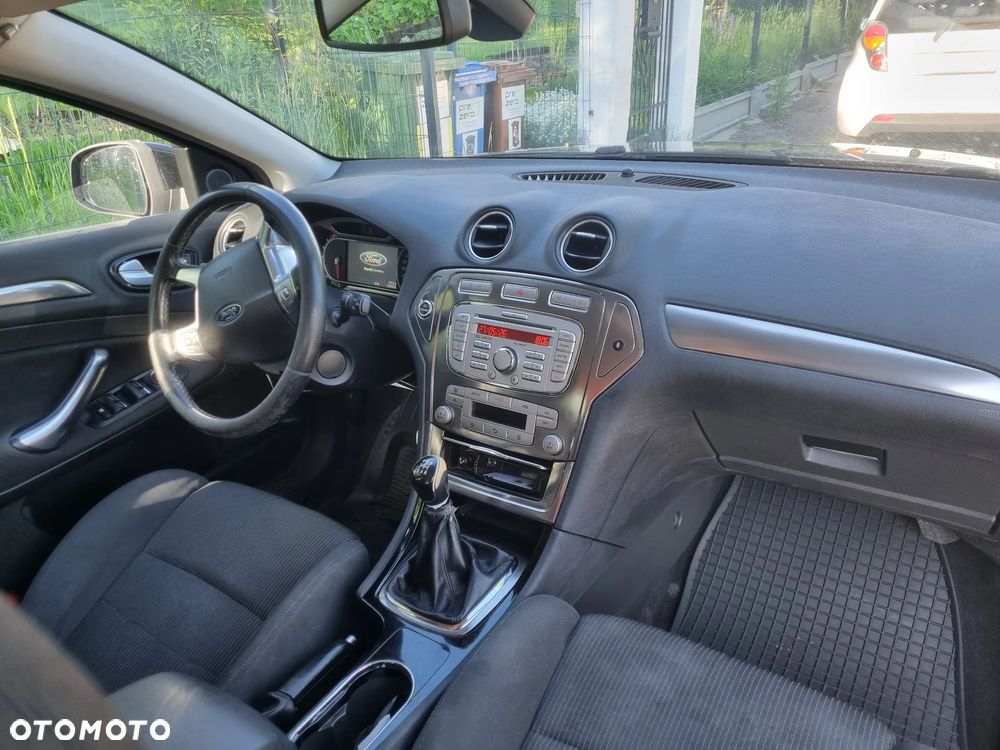 Ford Mondeo 2.0 Ambiente - 3