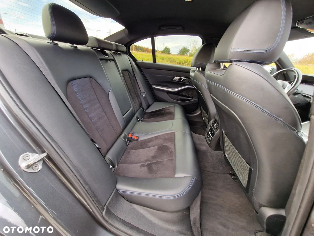 BMW Seria 3 330e M Sport sport - 14