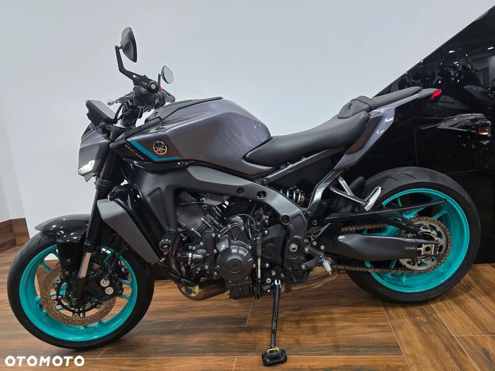 Yamaha MT - 27