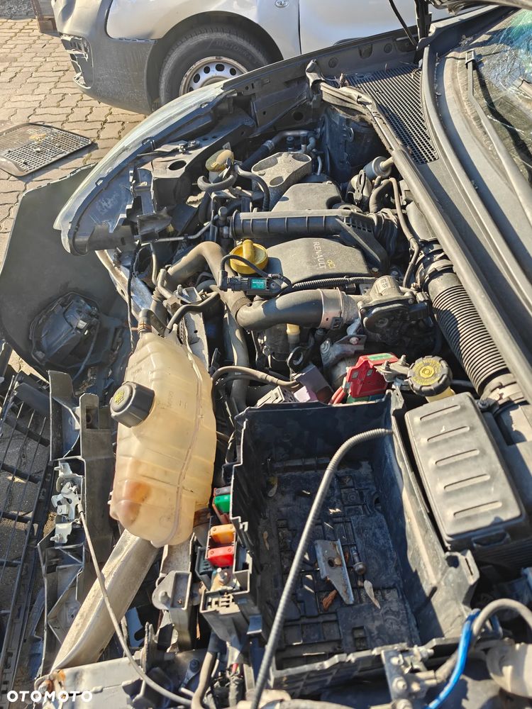 Renault Clio 1.5 dCi Authentique - 8