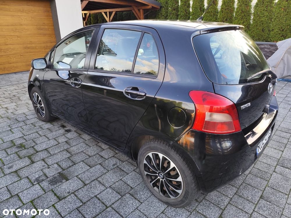 Toyota Yaris - 4