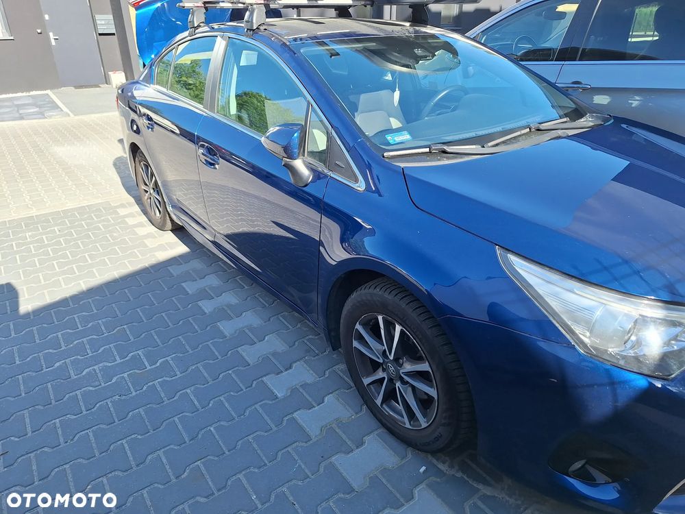 Toyota Avensis 1.8 Premium - 9