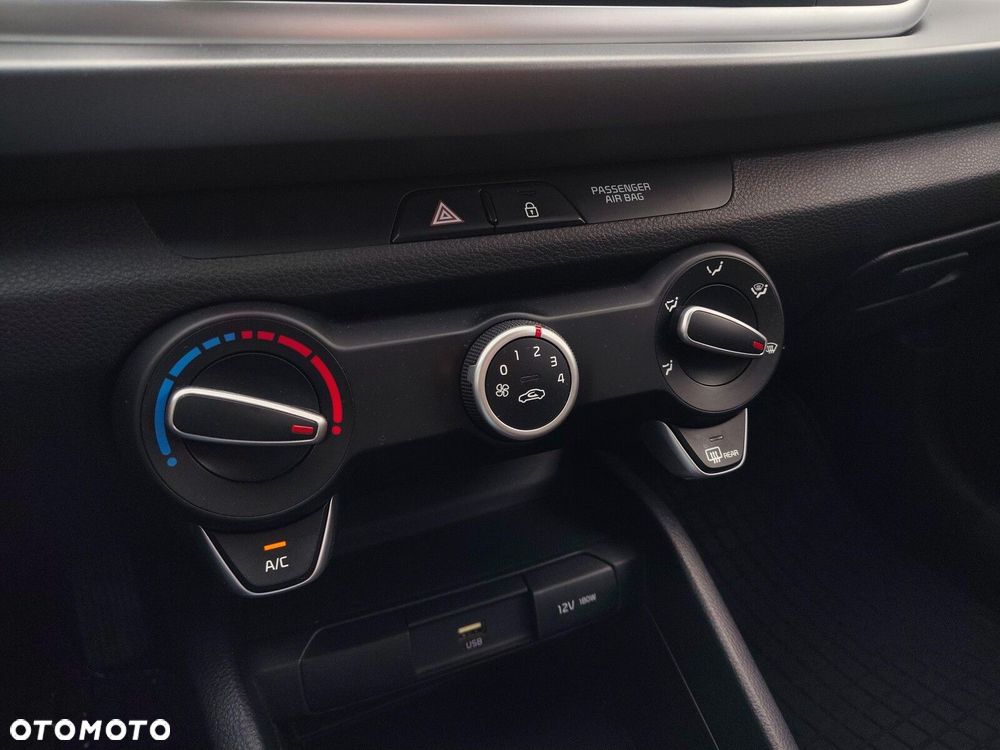 Kia Rio - 22