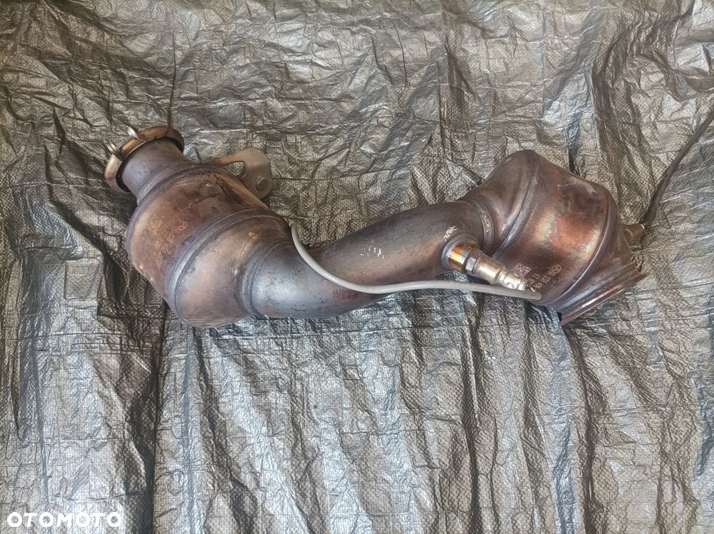 MERCEDES W205 COUPE KATALIZATOR A2384902700 - 1