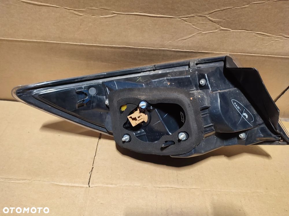 Lampa prawa tył błotnik Mazda 6 II (GH) - 2