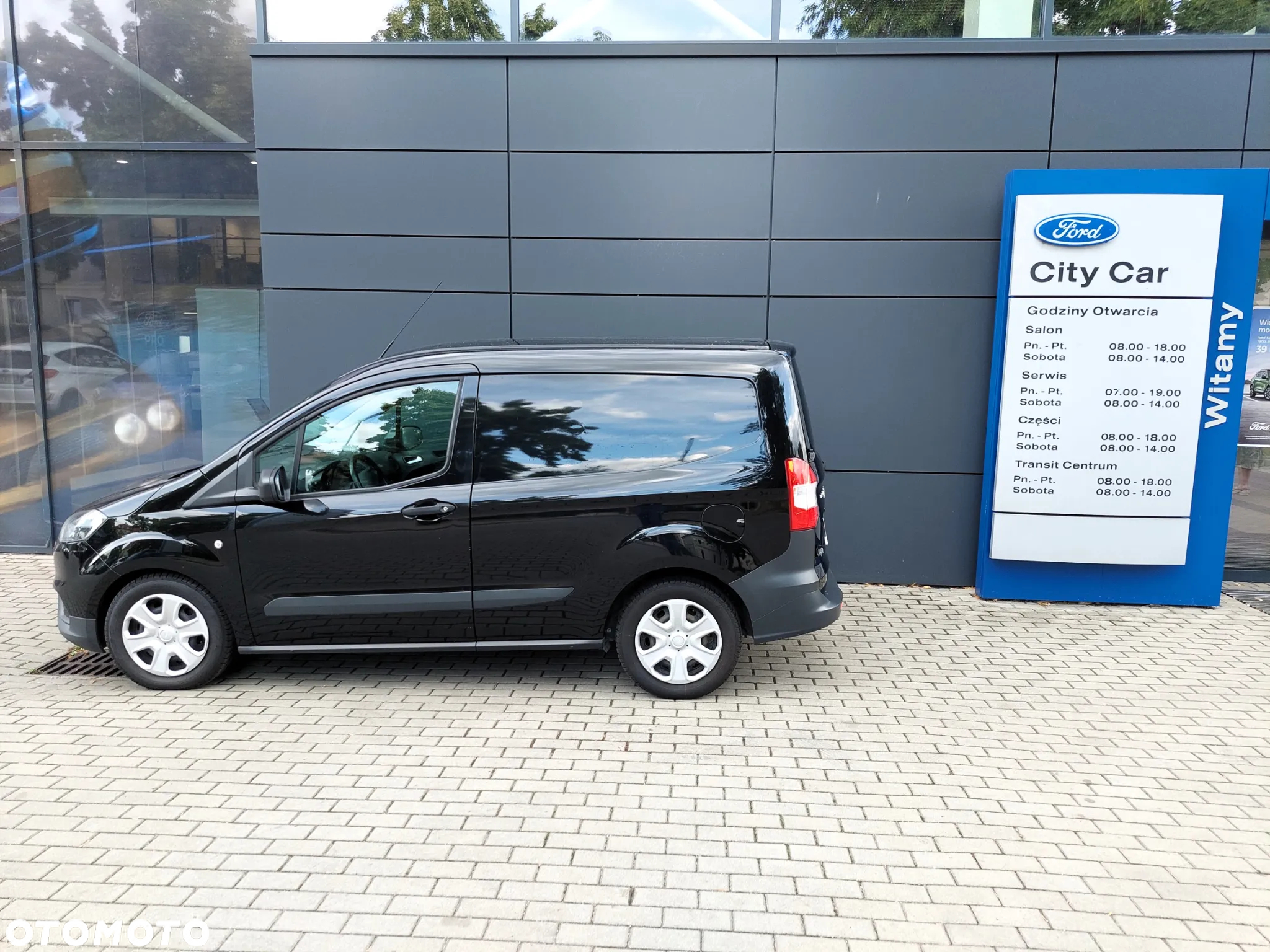 Ford COURIER - 36
