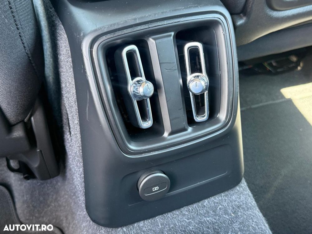 Volvo XC 40 - 28