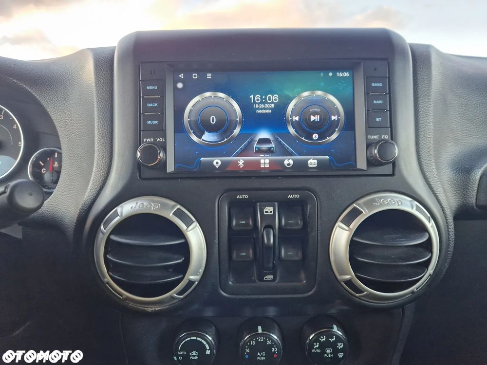 Jeep Wrangler 2.8 CRD Unlim Rubicon - 12