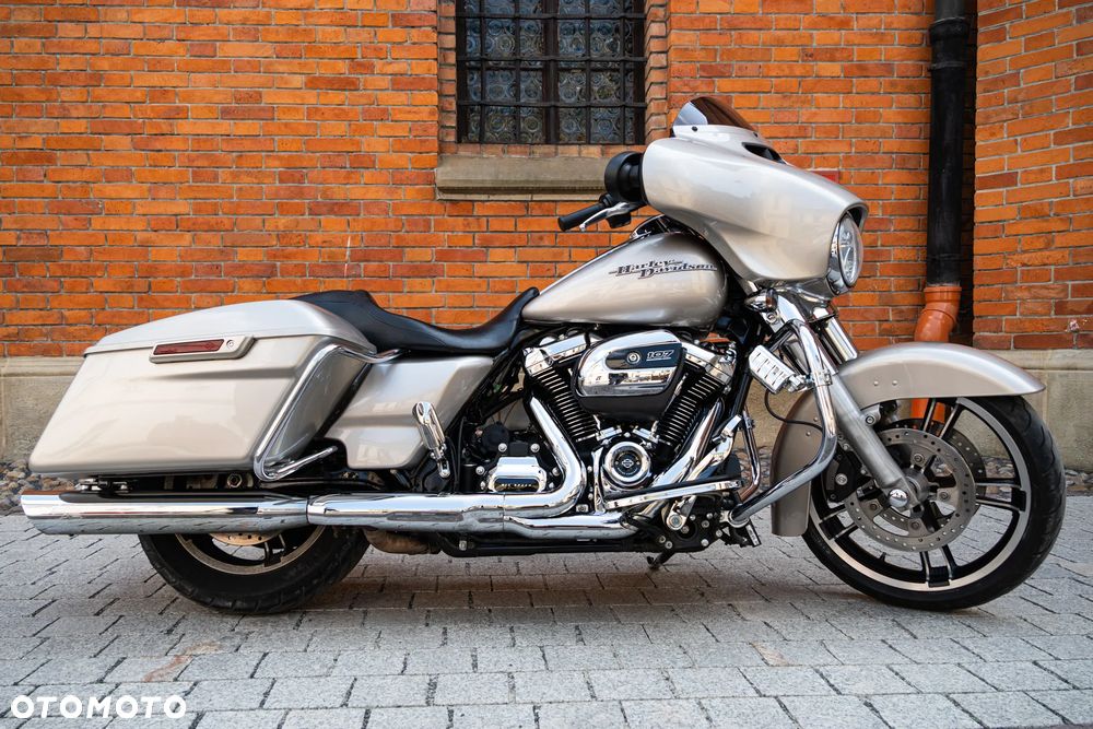 Harley-Davidson Touring Street Glide - 8