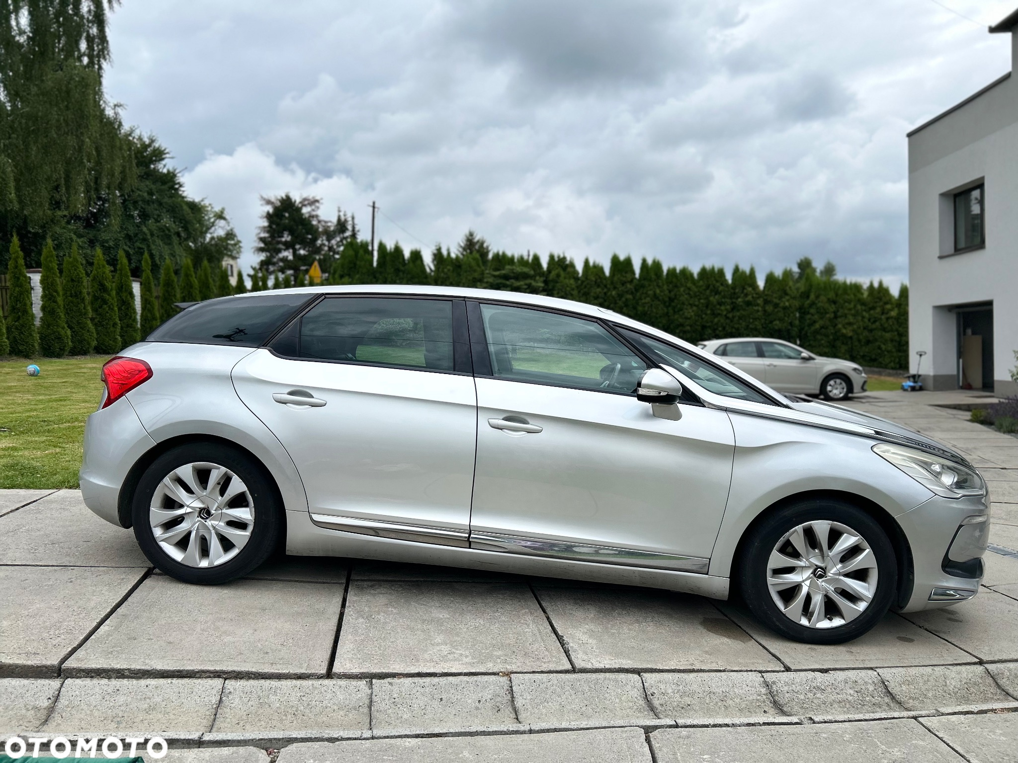 Citroën DS5 e-HDi 110 EGS6 Chic - 11