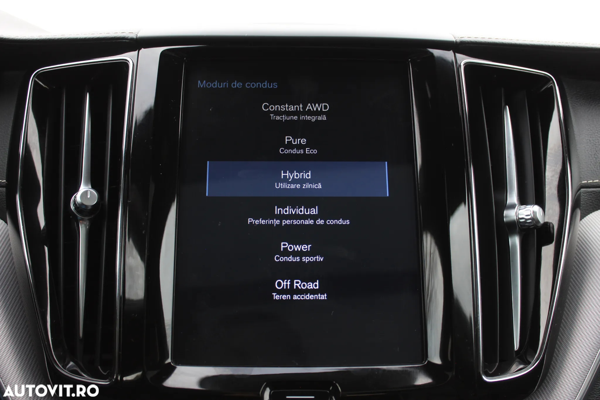 Volvo XC 60 T8 Twin Engine AWD Geartronic RDesign - 28