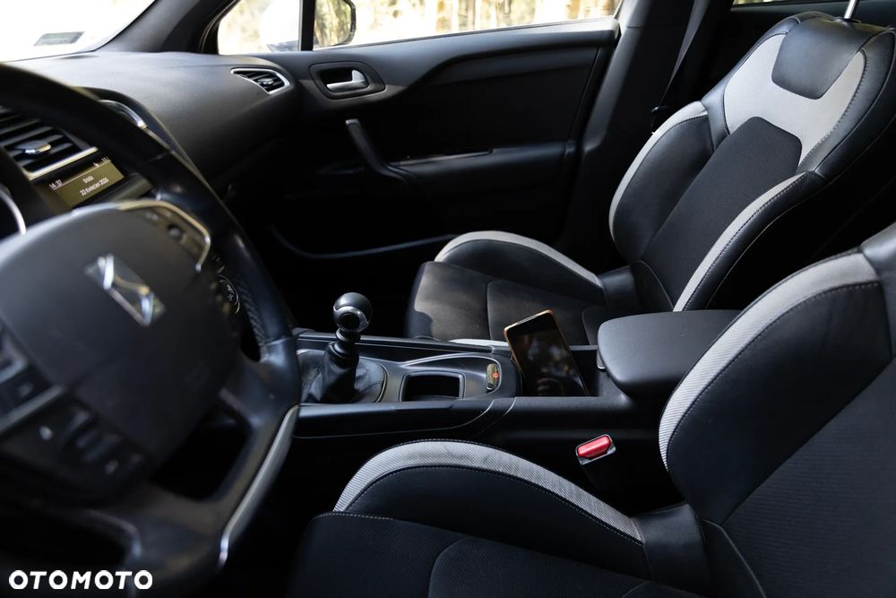 Citroën DS4 1.6 HDi SoChic - 8