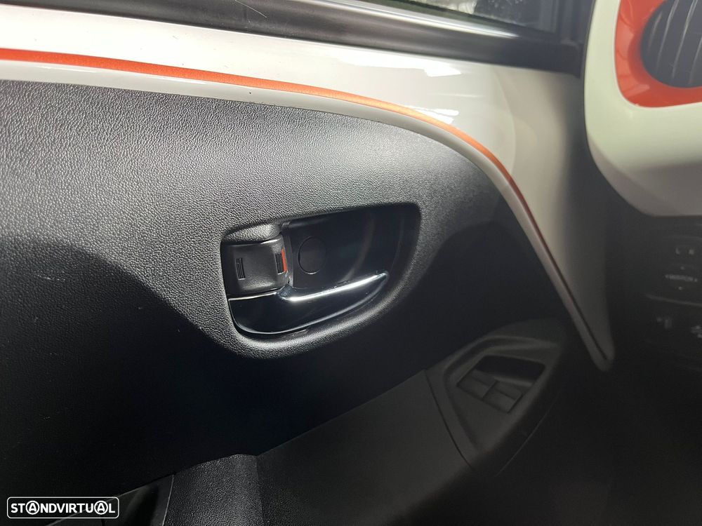 Peugeot 108 1.2 PureTech Top! Roland Garros - 29