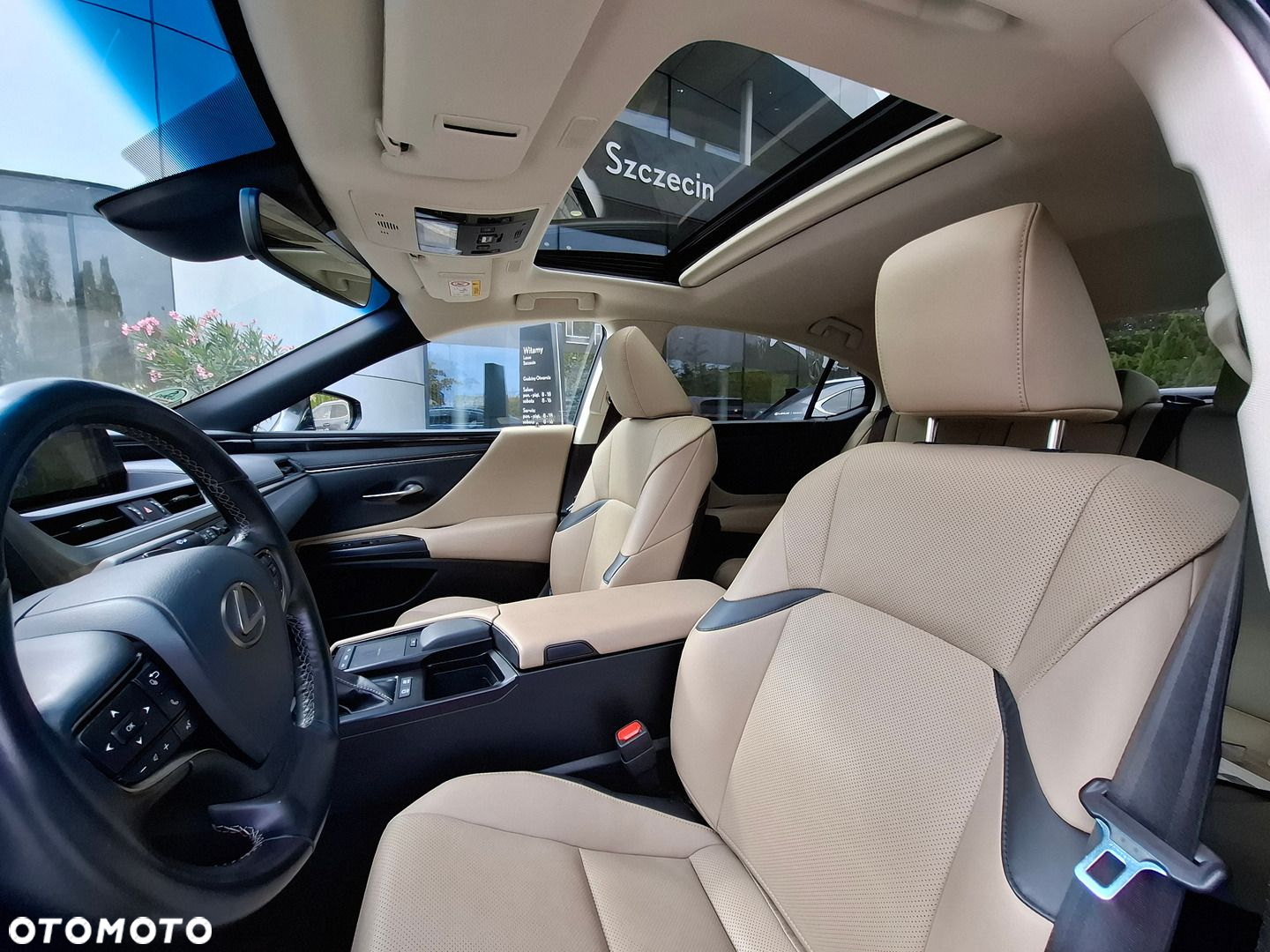 Lexus ES - 10