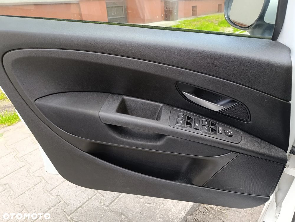 Fiat Grande Punto - 8
