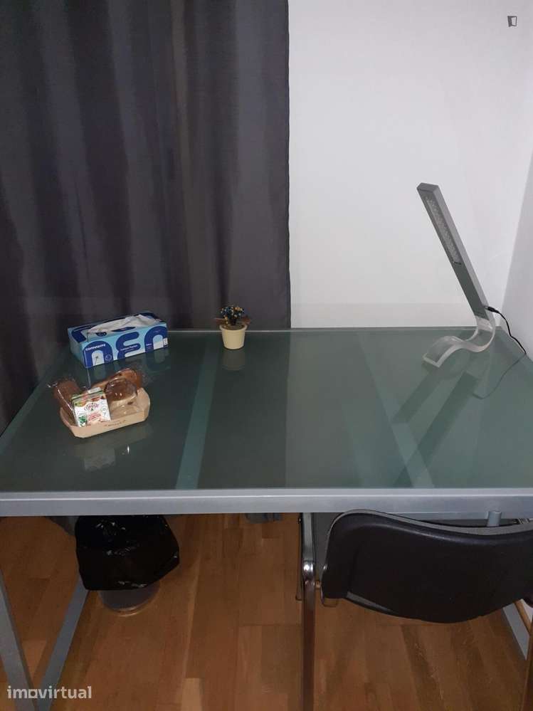Quarto - localizado em Lisbon - Grande imagem: 5/13