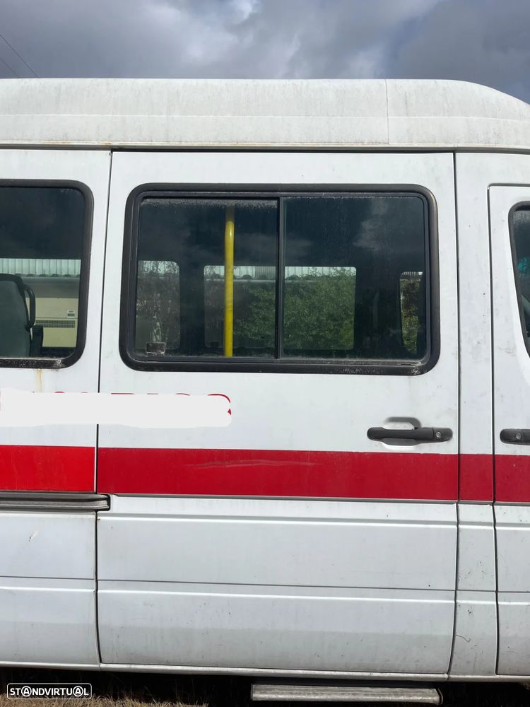Porta Lateral Direita Mercedes Sprinter Ano 2006