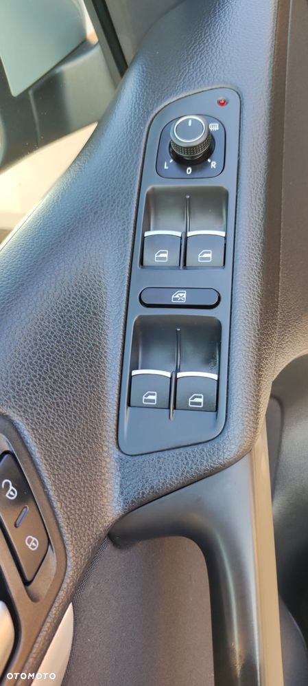 Volkswagen Tiguan 2.0 TDI SCR 4MOTION BlueMotion Technology DSG Sport & Style - 10