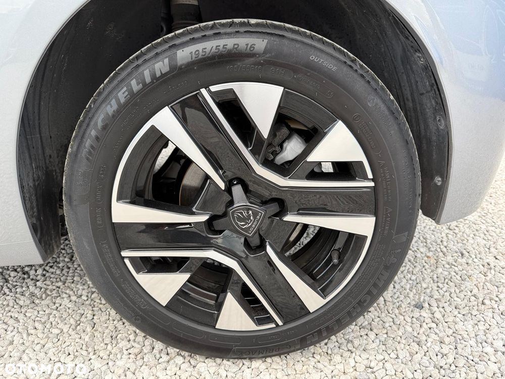 Peugeot 208 PureTech 100 Allure - 12