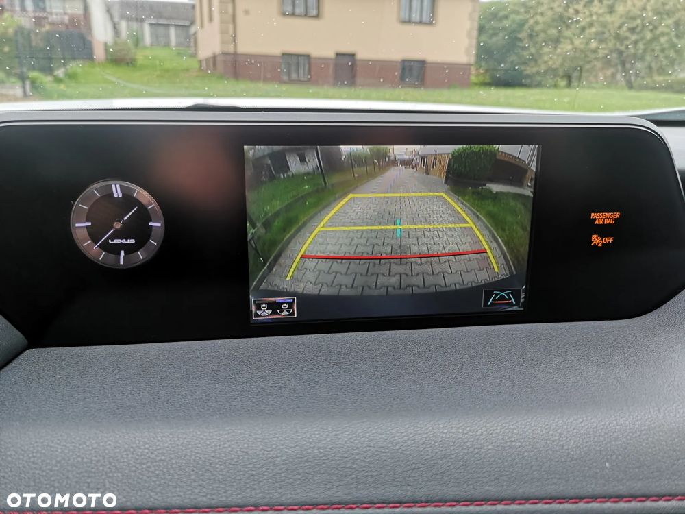 Lexus UX - 34