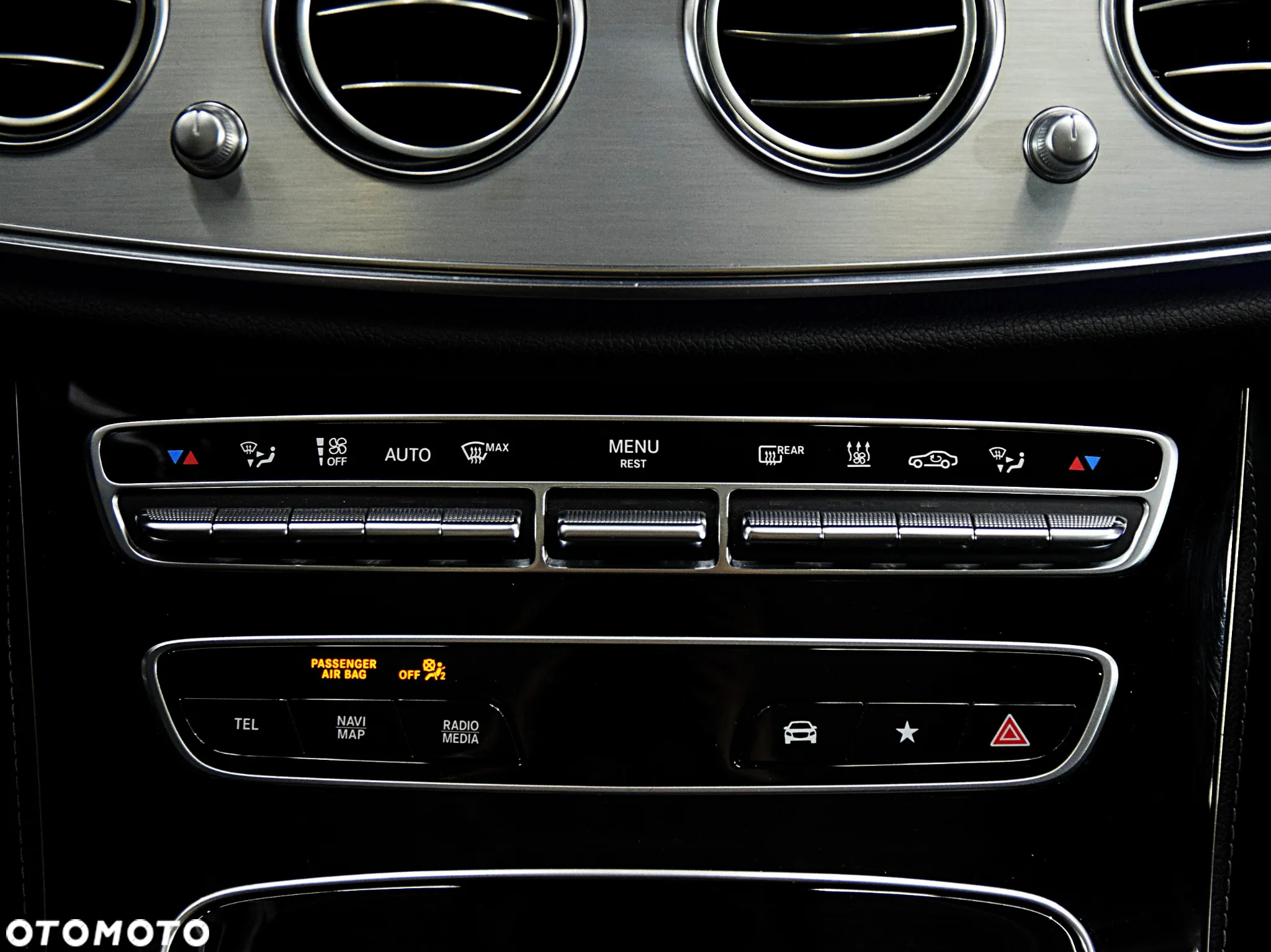 Mercedes-Benz Klasa E 300 de 4-Matic Exclusive - 34