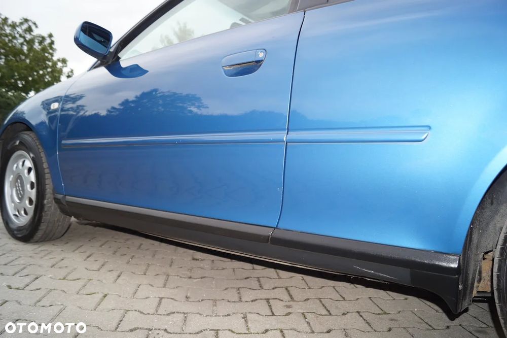 Audi A3 3-drzwiowe 1.6 Ambition - 23