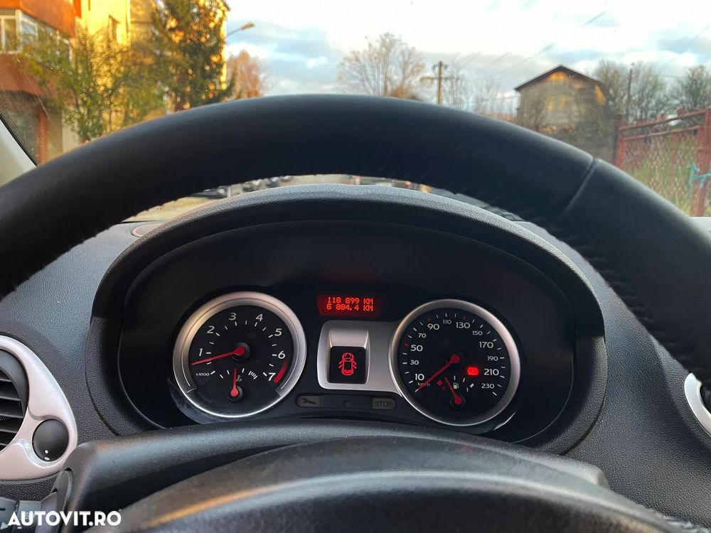 Renault Clio - 8