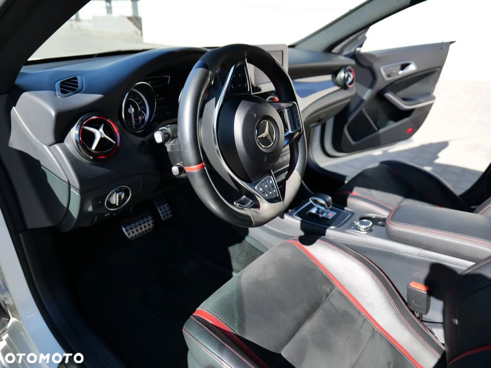Mercedes-Benz CLA 45 AMG 4-Matic - 19
