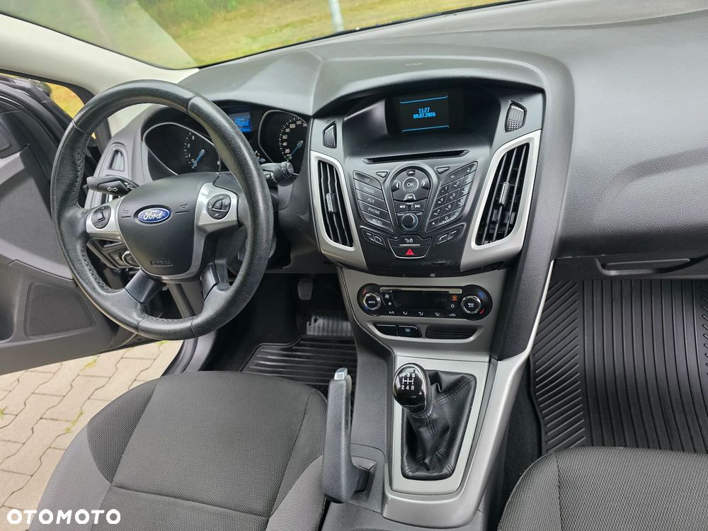 Ford Focus 1.6 Ambiente - 11