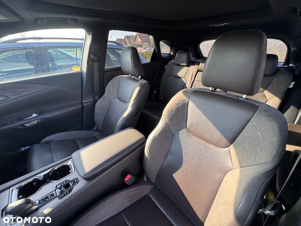 Lexus RX 450h+ Omotenashi - 13