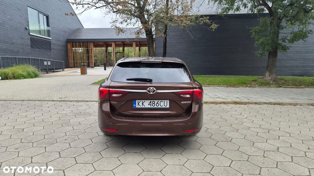Toyota Avensis 2.0 Premium MS - 8
