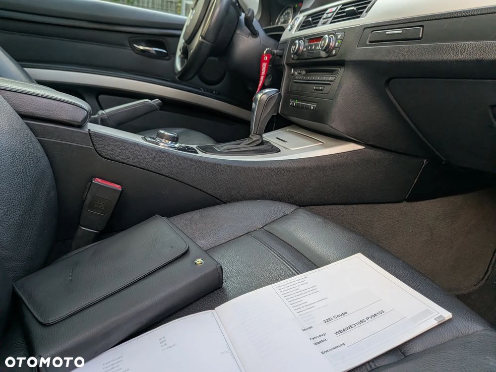 BMW Seria 3 325i - 28