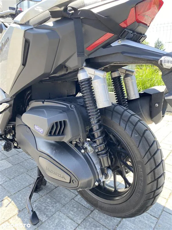 Honda ADV350 - 5