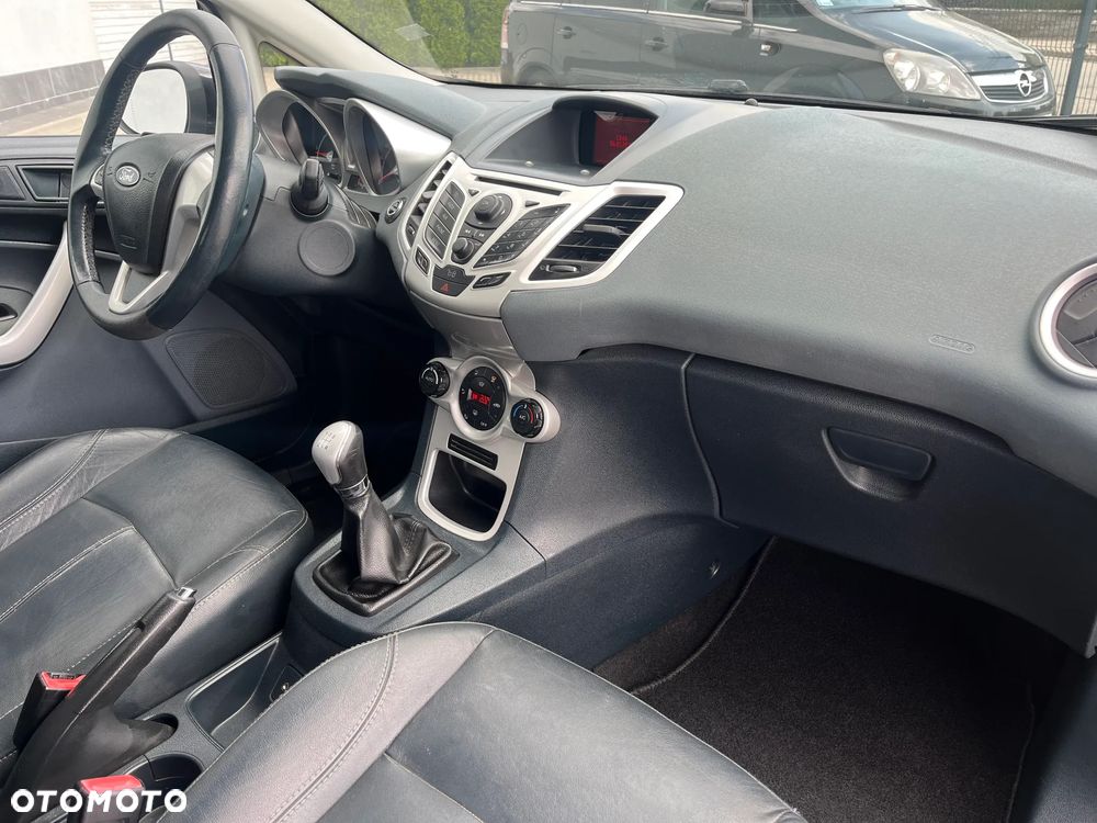 Ford Fiesta 1.6 TDCi Titanium X - 23