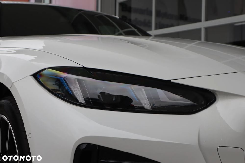 BMW i4 - 8
