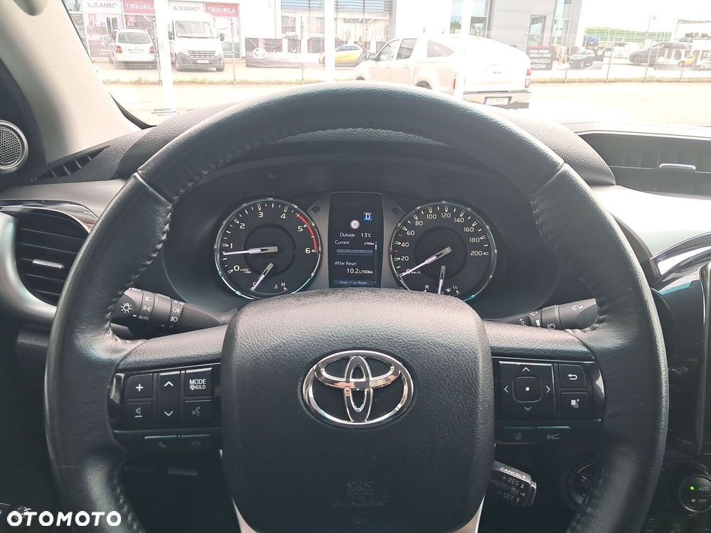 Toyota Hilux 2.8 D-4D Double Cab SR5 4x4 - 30
