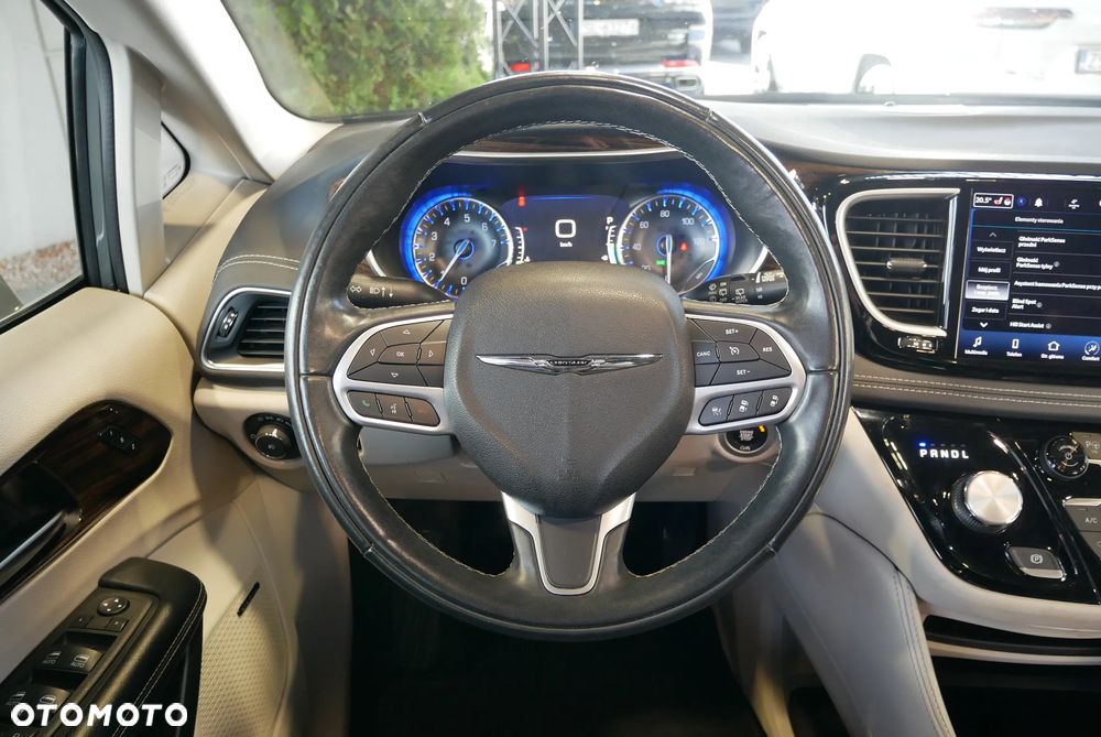 Chrysler Pacifica - 19