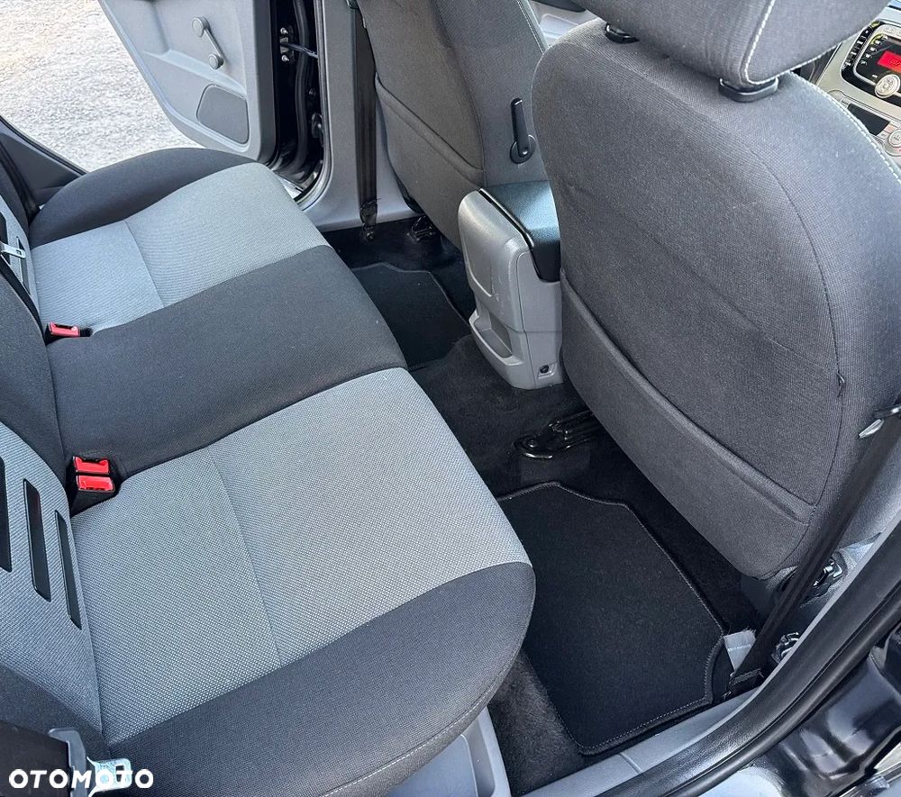 Ford Focus - 30