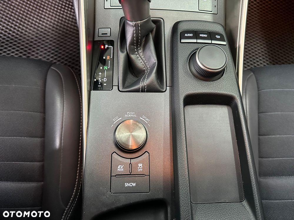 Lexus IS ver-300h-style-edition - 23
