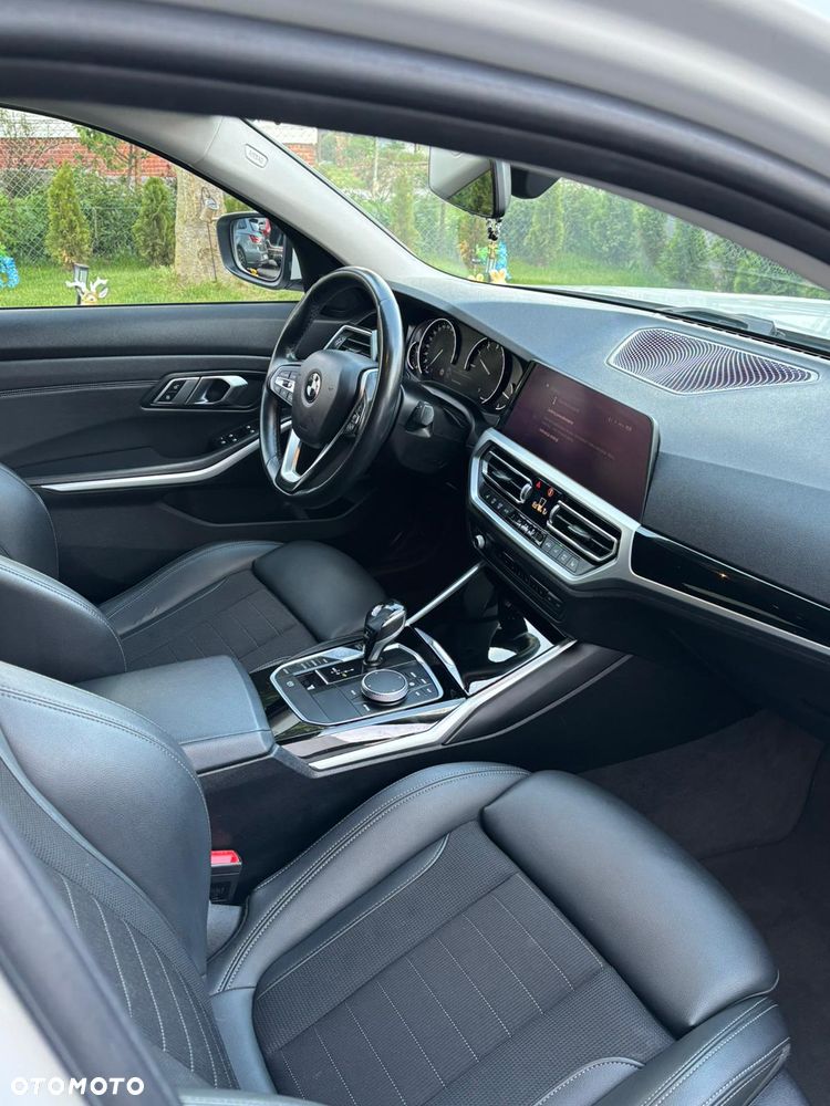 BMW Seria 3 318i - 22