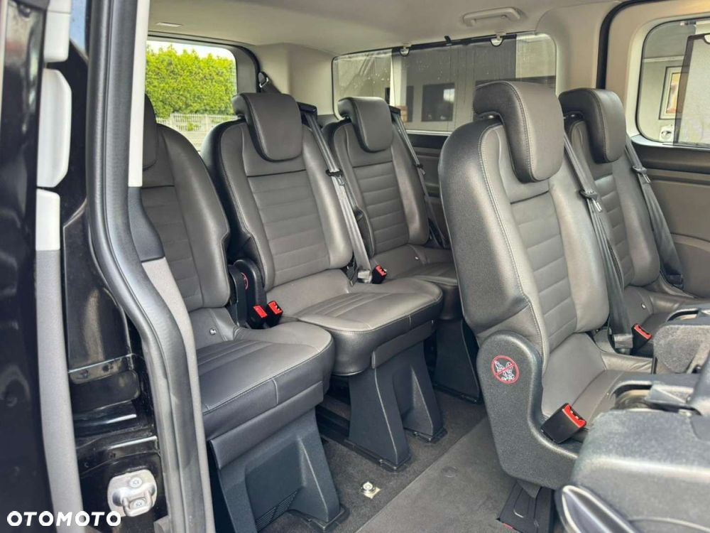 Ford Tourneo Custom - 36