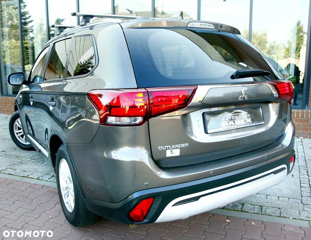 Mitsubishi Outlander - 32