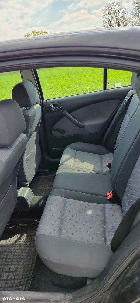 Skoda Octavia 1.6 Tour - 4