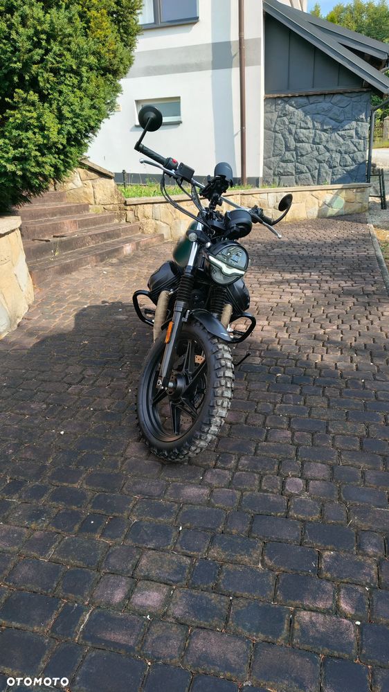 Moto Guzzi V7 - 2