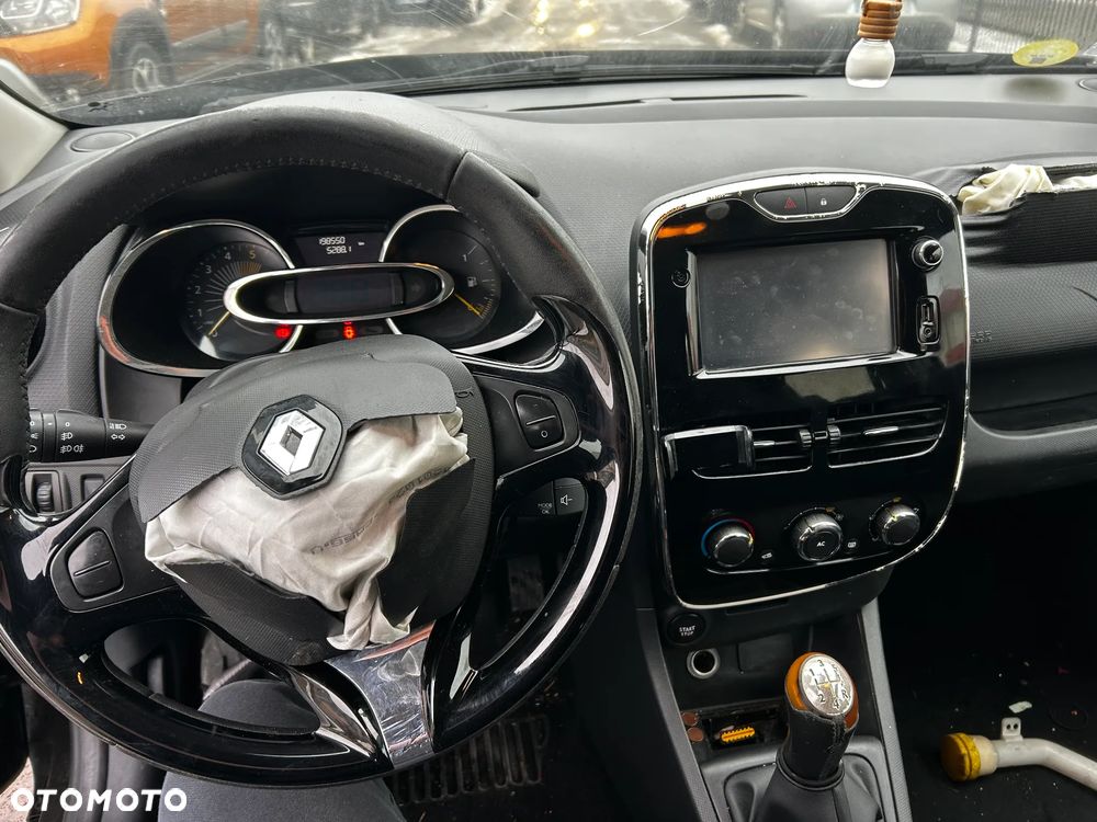 Renault Clio - 21