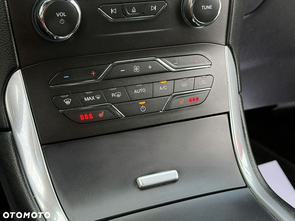 Ford S-Max 2.0 EcoBlue Titanium - 24