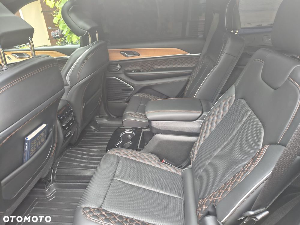 Jeep Grand Cherokee 5.7 V8 Summit - 17